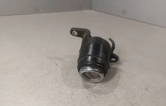Audi 80 90 S2 B4 Tailgate exterior lock 