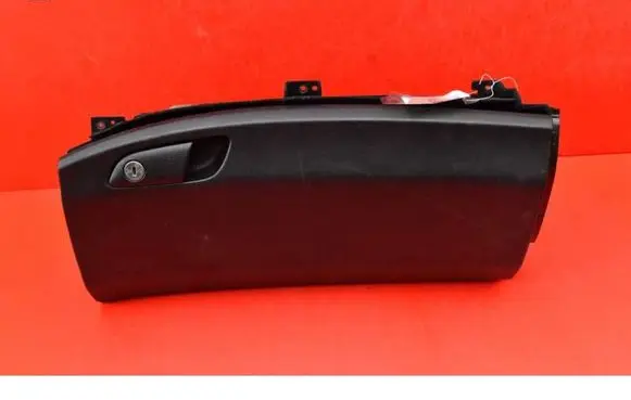 Glove box