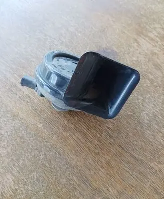 Volkswagen Golf IV Horn signal 703881157 0241448