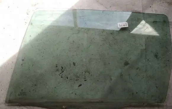 Peugeot 307 Rear door window glass as2