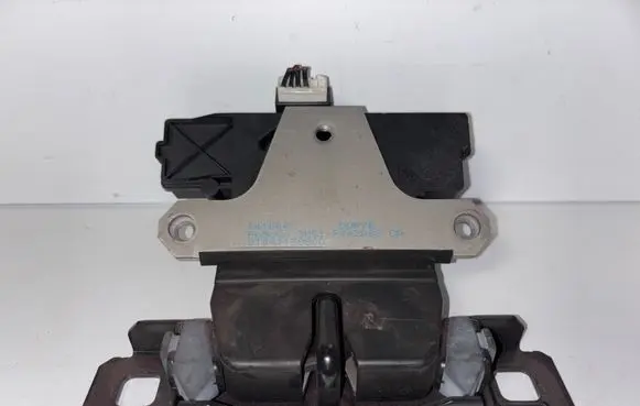 Ford Focus Tailgate/trunk/boot lock/catch/latch 01041158000