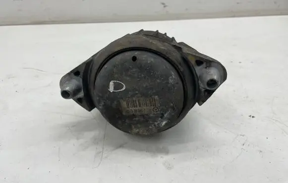 Mercedes-Benz E C207 W207 Engine mount bracket A2122404217