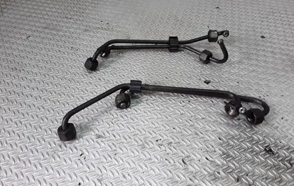 Volkswagen Golf IV Fuel injector supply line/pipe 