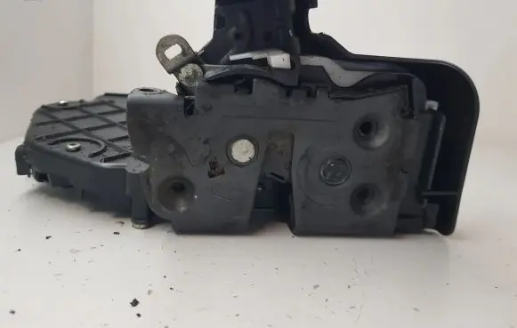Volvo XC60 Front door lock 30799311