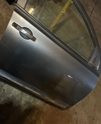 Nissan Qashqai+2 Front door