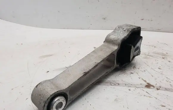 Volvo V60 Engine mounting bracket
