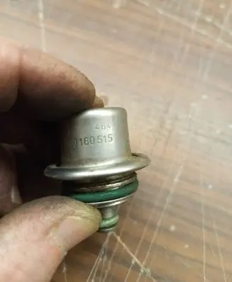 Renault Megane I Fuel pressure regulator 0280160515