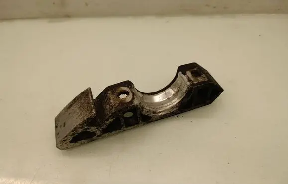 Volkswagen Touareg I Sway bar bush bracket, front 7L0411063