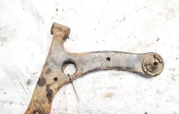 Toyota Corolla Verso AR10 Front lower control arm/wishbone