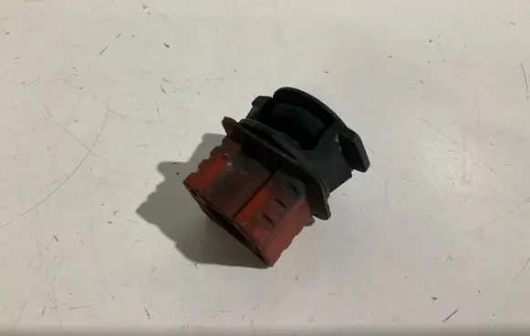 Mercedes-Benz E W211 Radiator mount bracket A2115040059