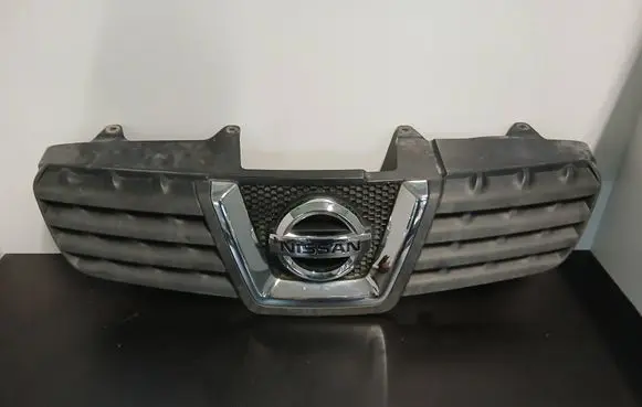 Nissan Qashqai Front bumper upper radiator grill 62310JD000 62310JD00B