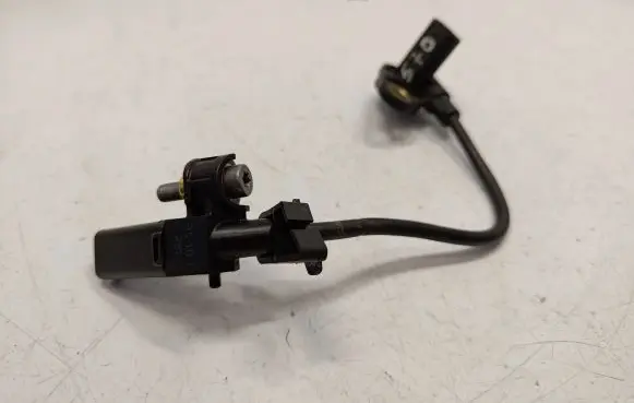 BMW 4 F32 F33 Crankshaft speed sensor 7582842 13627582842