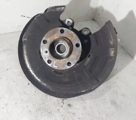 BMW 5 F10 F11 Rear wheel hub spindle/knuckle 