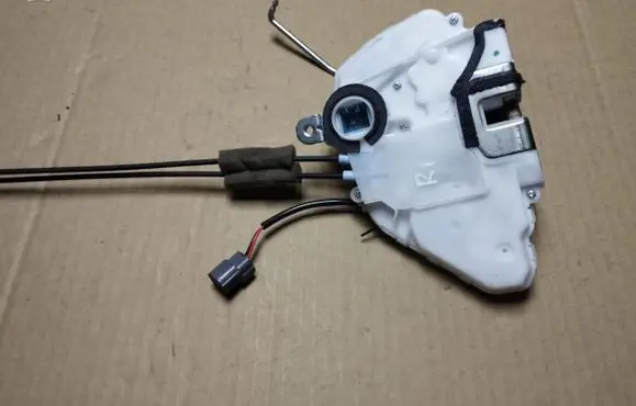Honda Legend Front door lock