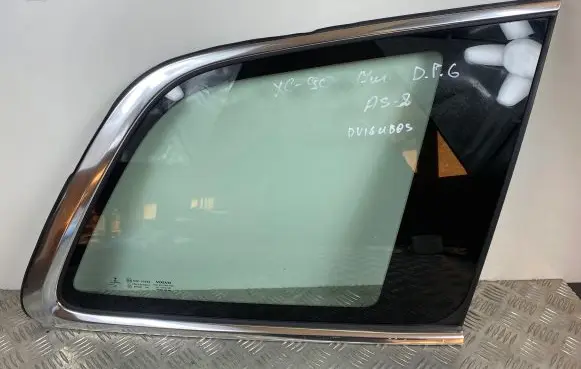 Volvo XC90 Rear side window