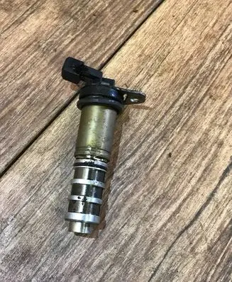 BMW 5 F10 F11 Camshaft vanos timing valve 13151880 1136 8605123