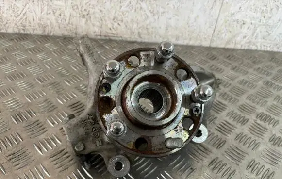 Hyundai Tucson IV NX4 Front wheel hub