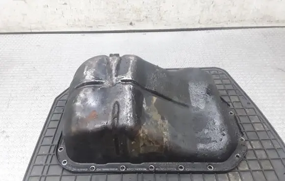 Volkswagen PASSAT B5 Oil sump 
