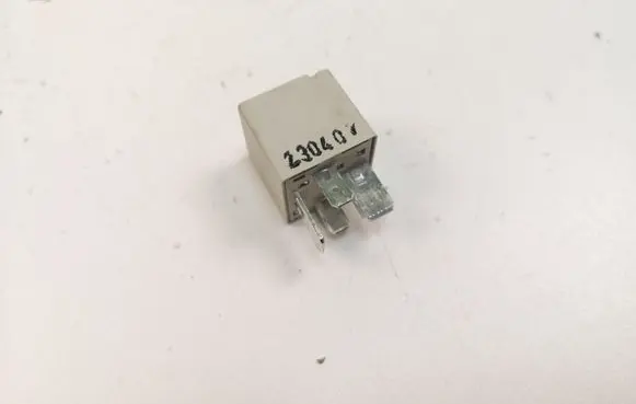 Audi A4 S4 B7 8E 8H Other relay 8D0951253