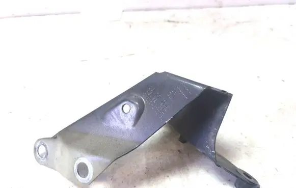 Audi A7 S7 4G Fender mounting bracket 4G8821136D
