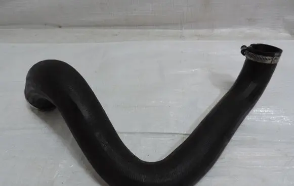 Intercooler hose/pipe