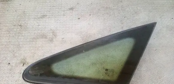 Opel Zafira B Front triangle window/glass