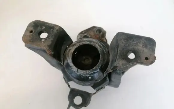 Toyota Yaris Engine mount bracket 123620n010 12362-0n010