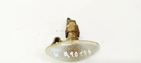 Suzuki Grand Vitara II Front fender indicator light