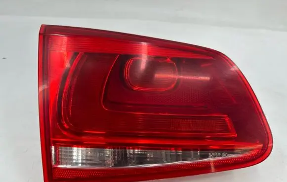 Volkswagen Touareg II Tailgate rear/tail lights 7P6945093A