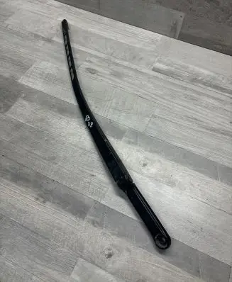 Front wiper blade arm