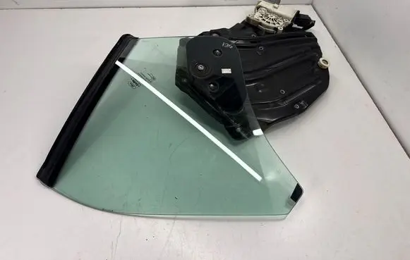 Ford Mustang VI Rear side window 43R000055 FR3T14A411 C28604102