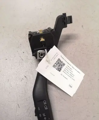 Volkswagen Touran I Indicator stalk 1K0953513A 01103501
