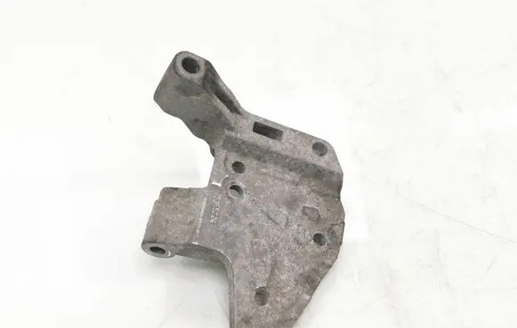 Peugeot 308 Engine mounting bracket 25365224