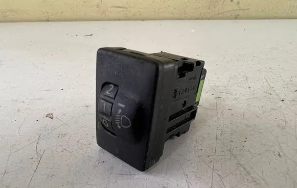 Toyota Prius (NHW20) Headlight level height control switch 134159