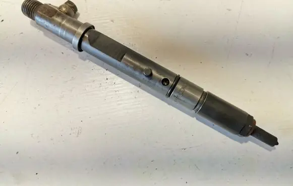 Audi A4 S4 B6 8E 8H Fuel injector 059130201F