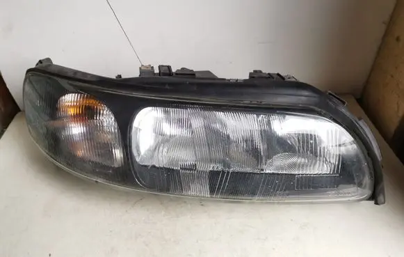 Volvo V70 Headlight/headlamp 8693568 89007908