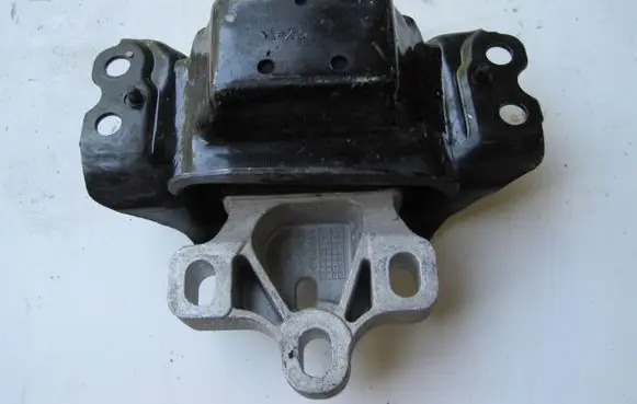 Audi A3 S3 A3 Sportback 8P Engine mount vacuum valve 5QA199555C