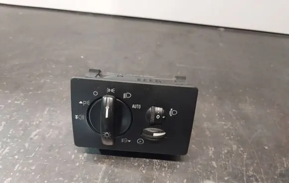 Ford Focus Light switch 7M5T13A024CA
