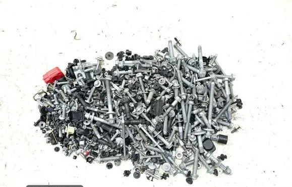 Mercedes-Benz EQE v295 Nuts/bolts 
