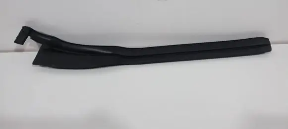 Land Rover Evoque II Rubber seal rear door K8D225385A