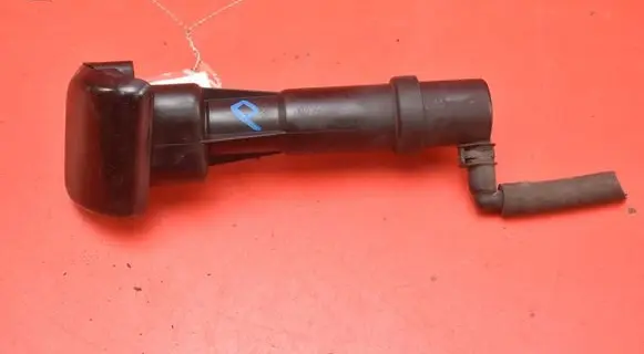 Volvo XC90 Windshield washer spray nozzle 