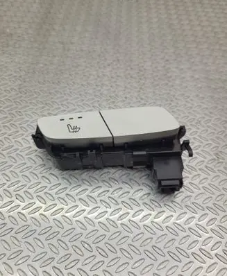 Mercedes-Benz Vito Viano W447 Seat heating switch A2139057302