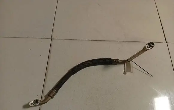Toyota Avensis T250 Air conditioning (A/C) pipe/hose