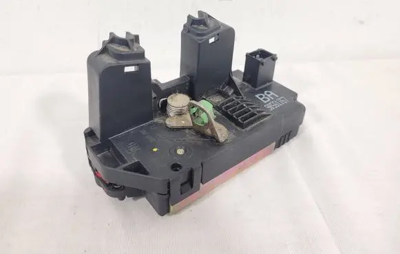 Opel Zafira A Rear door lock 90561157