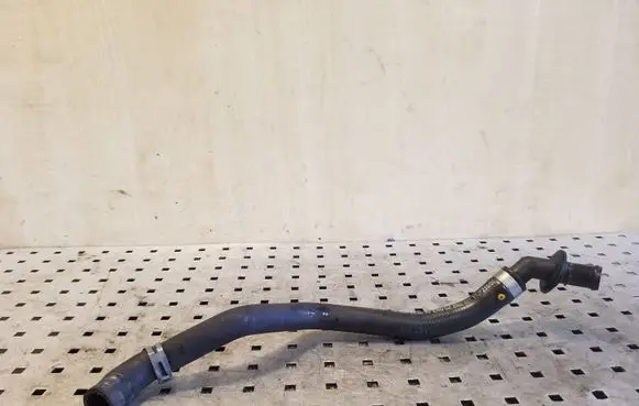 Mercedes-Benz CLS C219 Engine coolant pipe/hose A2118302615