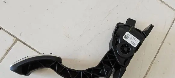 Volvo V40 Accelerator throttle pedal 31341776 6PV01036852