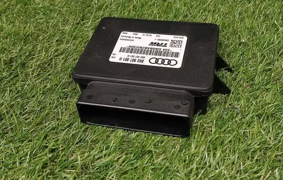 Audi Q5 SQ5 Hand brake control module 8K0907801H