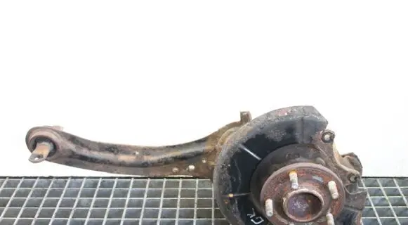 Mazda 5 Rear wheel hub