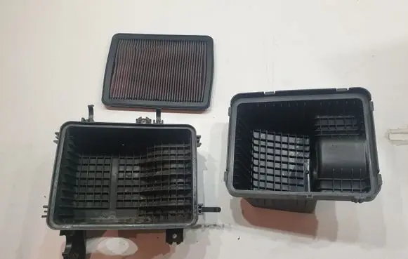 KIA Sorento Air filter box 281103E200