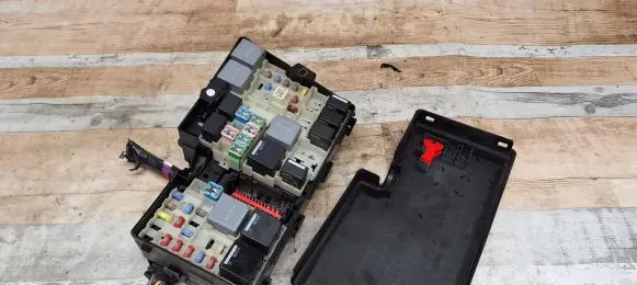 Ford Focus C-MAX Fuse box set AV6T14A142AA AV6T14A142